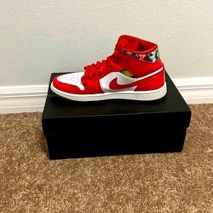 A size 7 in men from stockx Jordan 1 Barcelona sweater Red Patent. Used shoe.